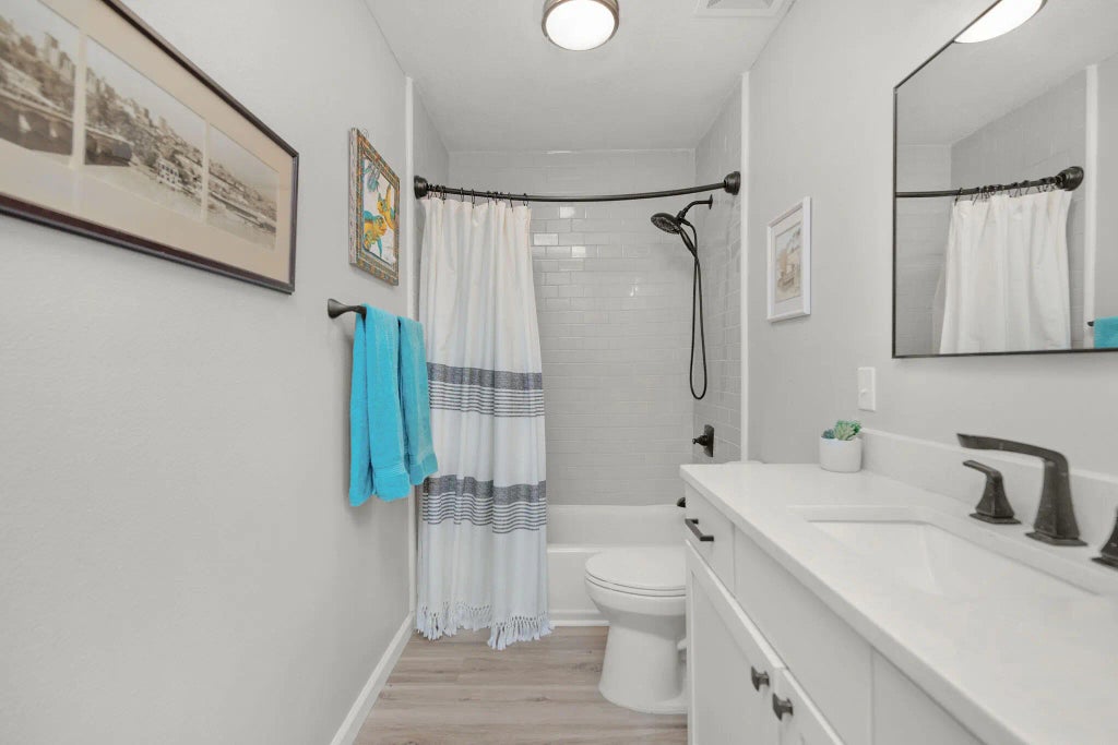 2 of 56 - 1409 W Highway 98 401, Mary Esther, FL