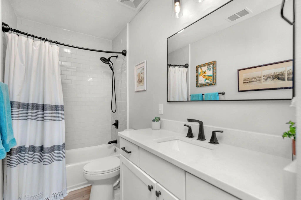 3 of 56 - 1409 W Highway 98 401, Mary Esther, FL