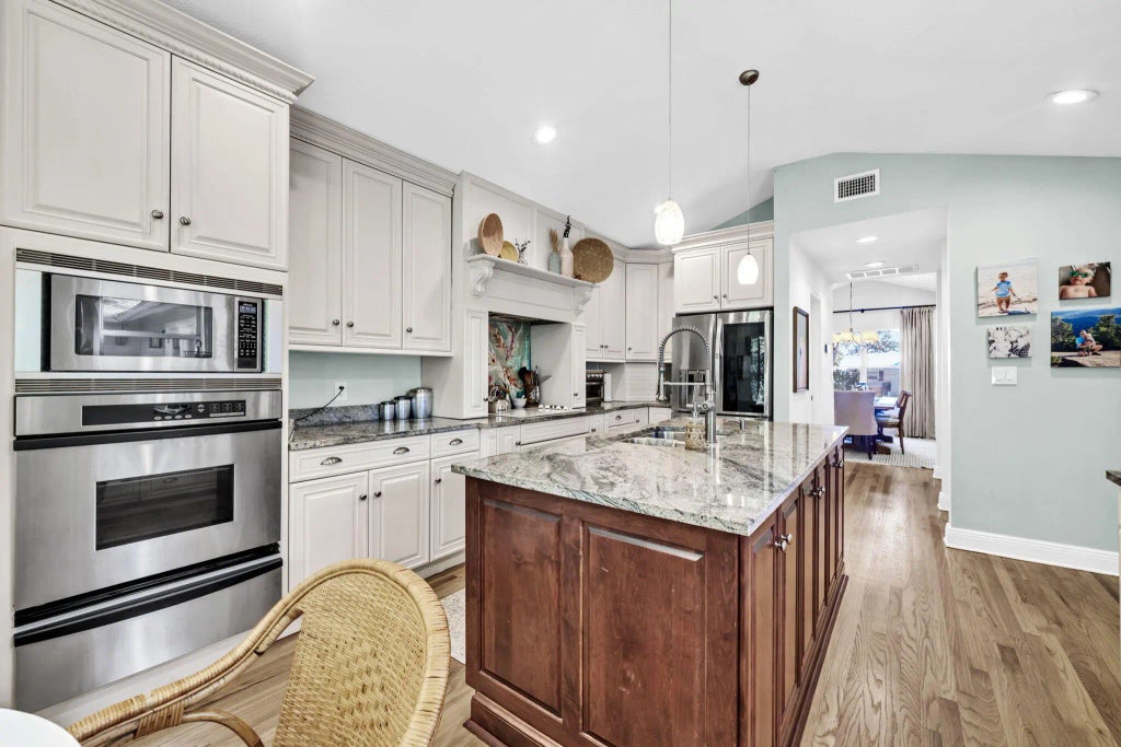 12 of 70 - 32 Se Bay Drive, Fort Walton Beach, FL