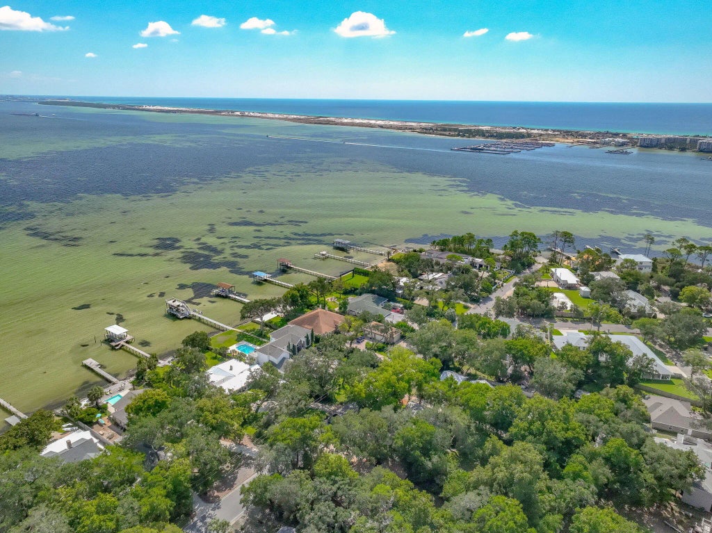 64 of 70 - 32 Se Bay Drive, Fort Walton Beach, FL