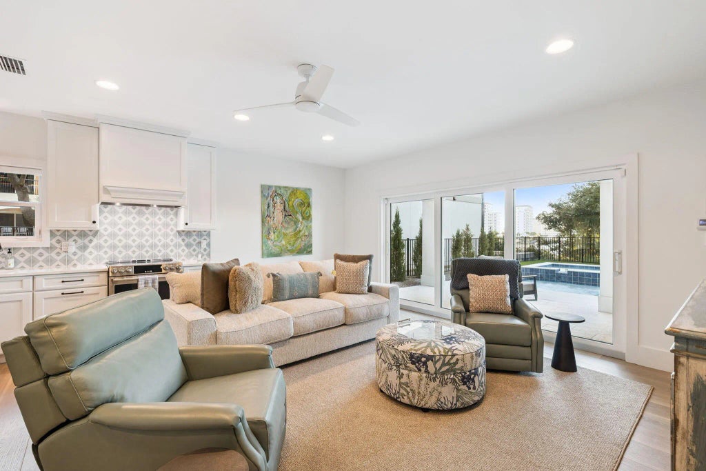 10 of 54 - 754 Harbor Boulevard, Destin, FL