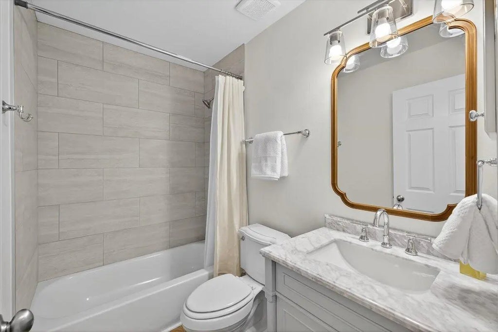 22 of 39 - 4627 Windstarr Drive, Destin, FL