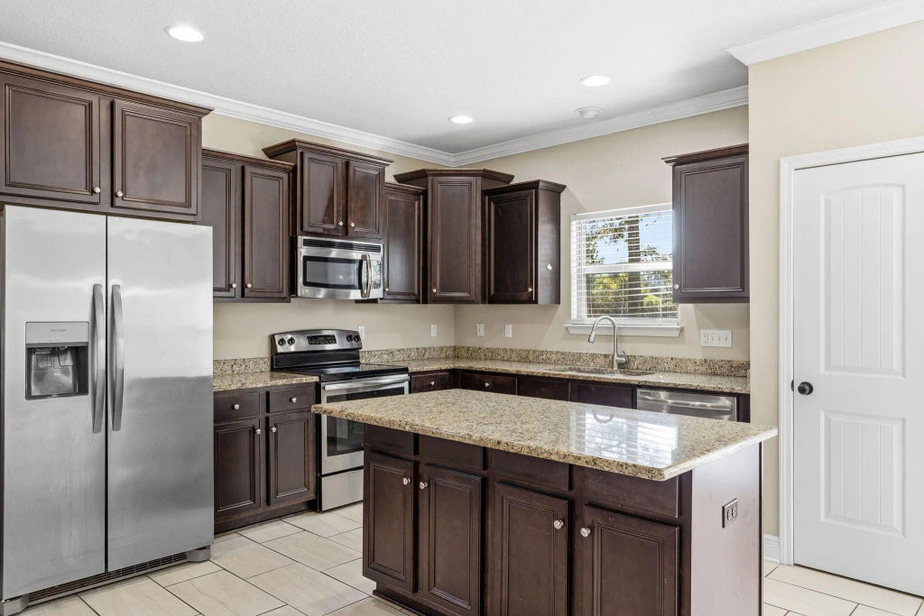 13 of 67 - 125 Whitman Way, Freeport, FL