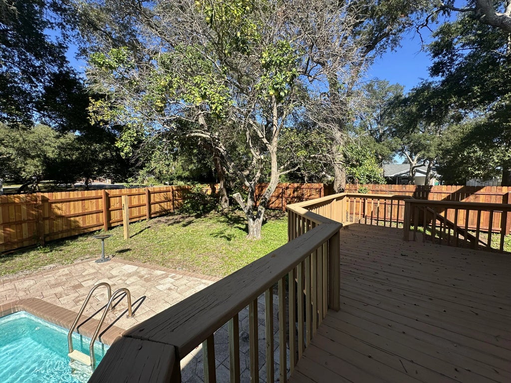17 of 31 - 300 Plymouth Avenue, Fort Walton Beach, FL