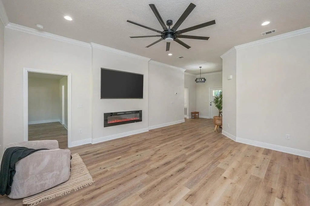 15 of 27 - 693 E Bowers Avenue, Crestview, FL
