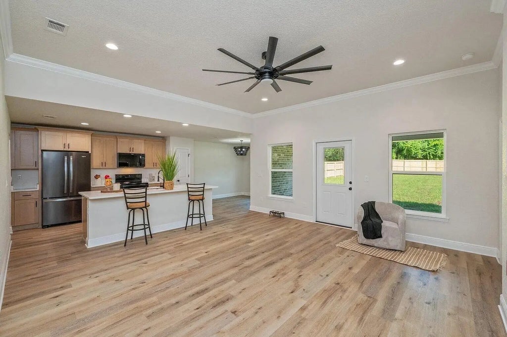 7 of 27 - 693 E Bowers Avenue, Crestview, FL