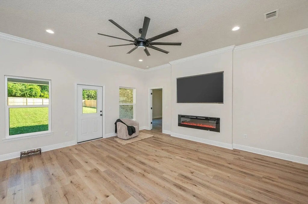 9 of 27 - 693 E Bowers Avenue, Crestview, FL