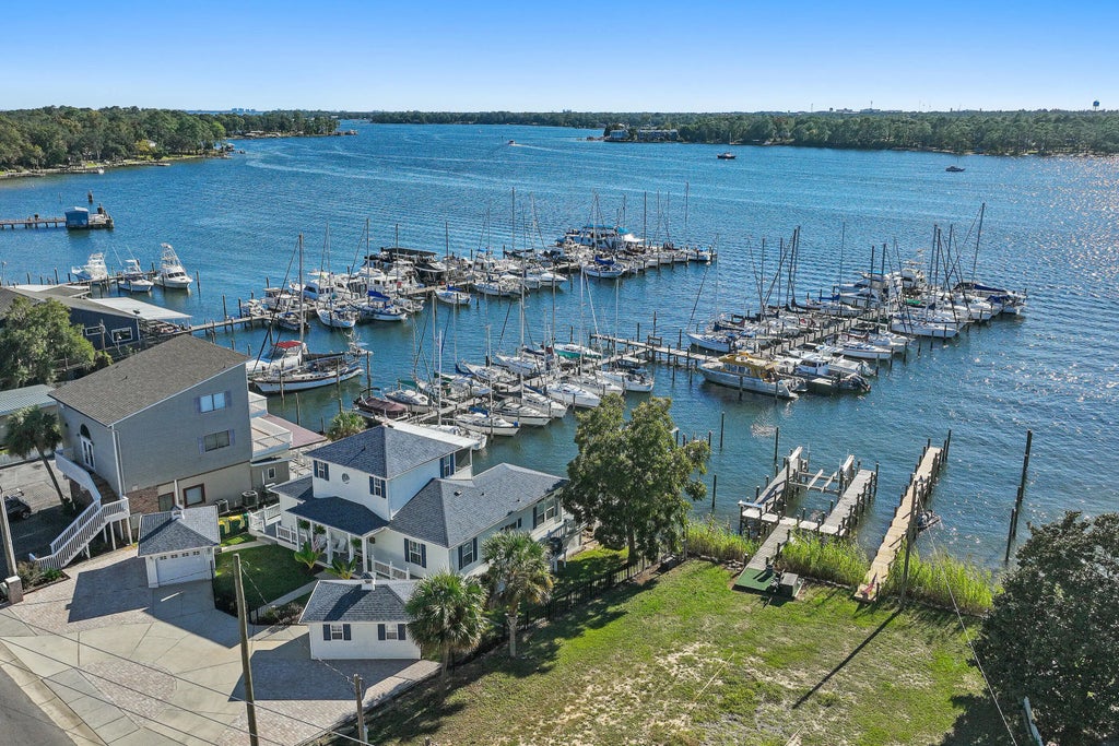 33 of 35 - 813 Bayshore Drive, Niceville, FL