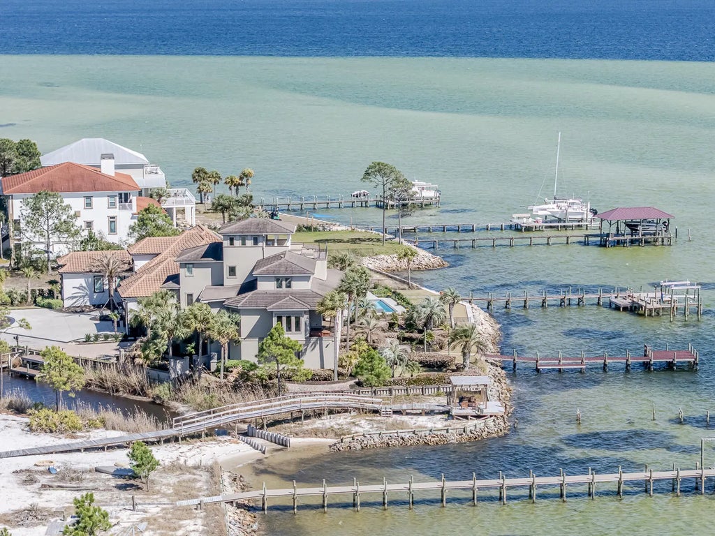 121 of 123 - 753 Boulevard Of The Champions, Shalimar, FL