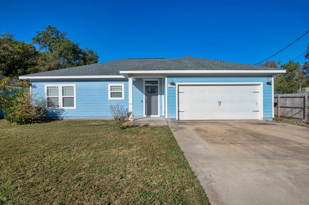 1 of 34 - 2225 N Wind Trace Road, Navarre, FL