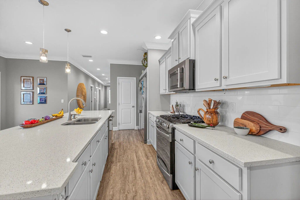 39 of 59 - 61b 6th Street, Shalimar, FL