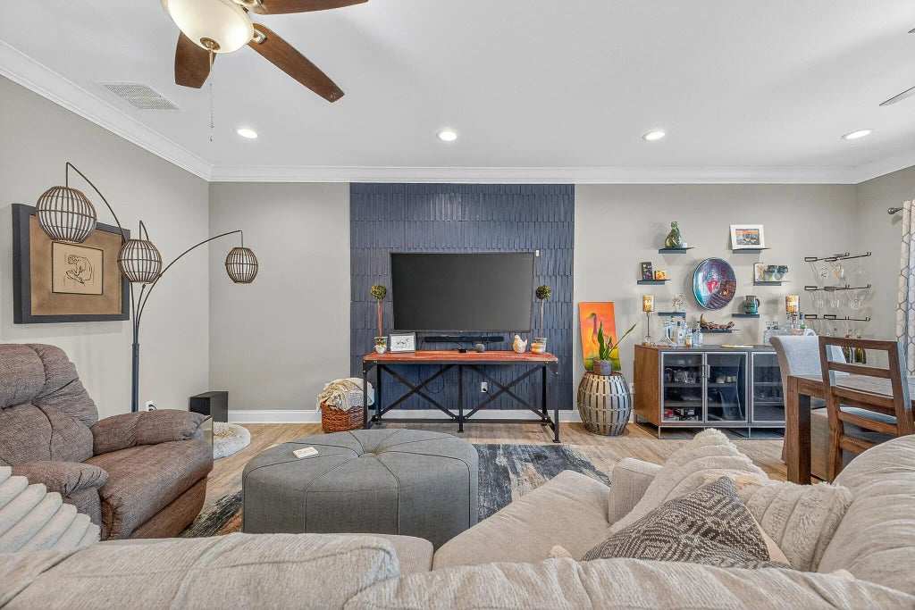 47 of 59 - 61b 6th Street, Shalimar, FL