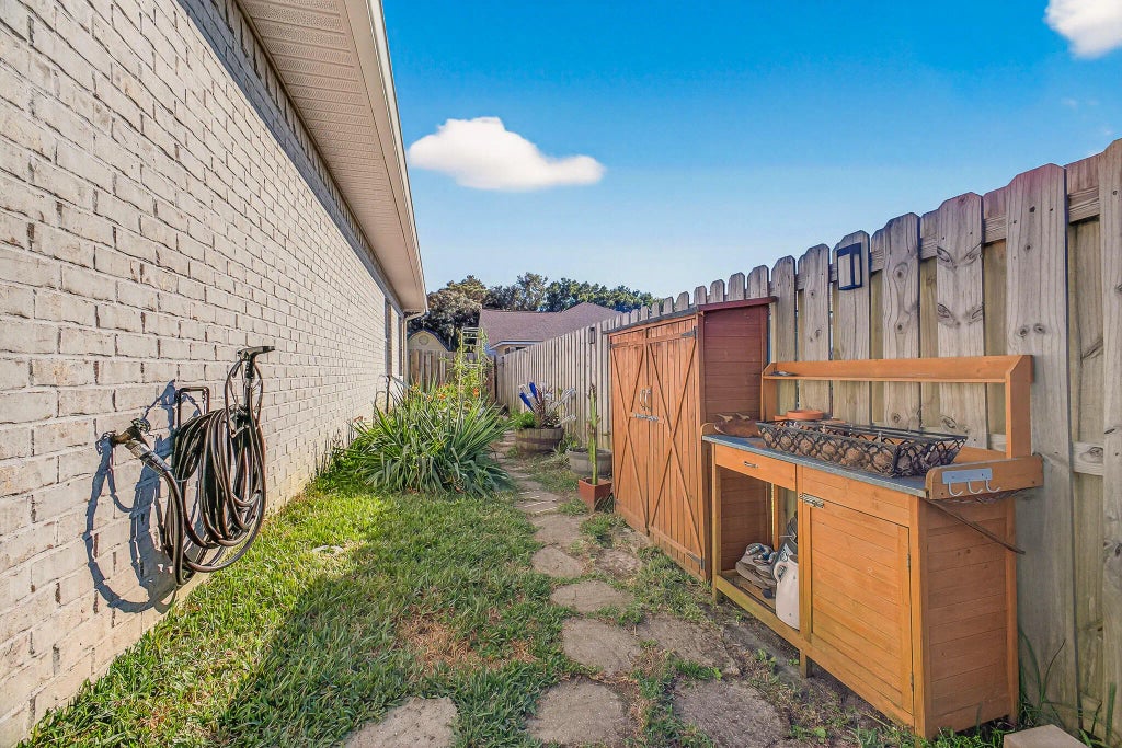 59 of 59 - 61b 6th Street, Shalimar, FL