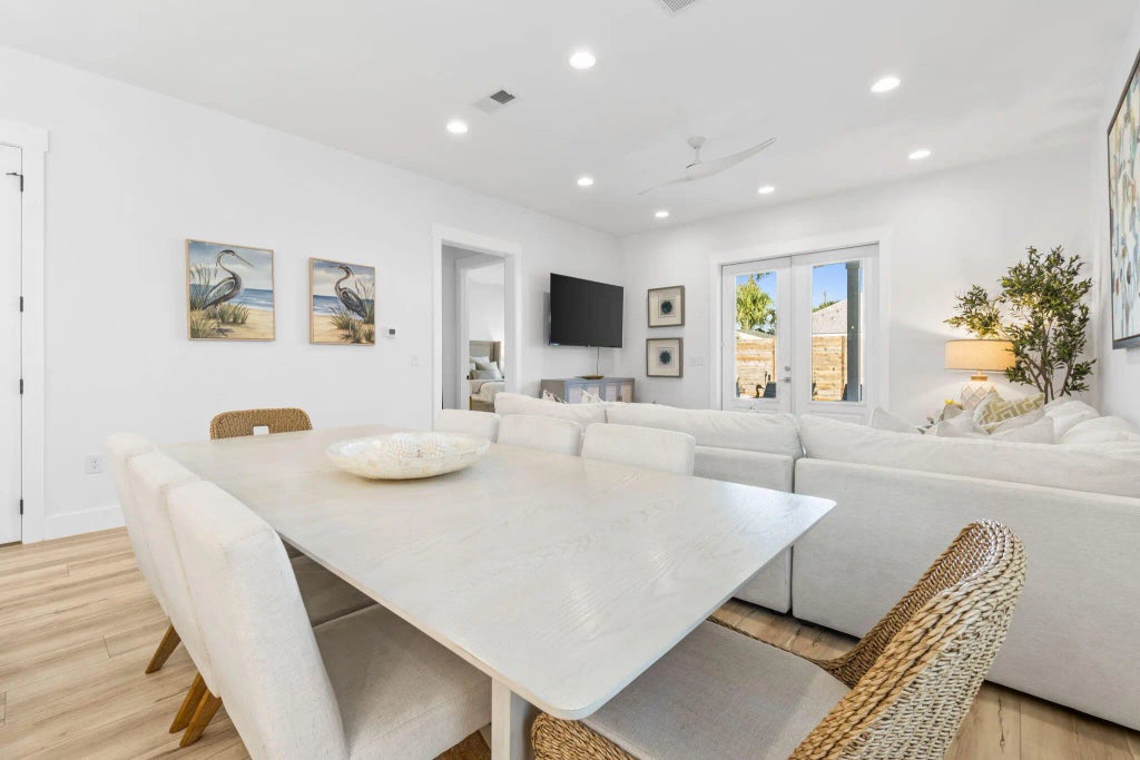 11 of 69 - 7028 Thomas Drive, Panama City Beach, FL