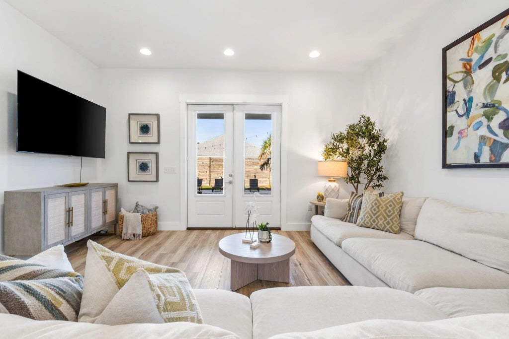 14 of 69 - 7028 Thomas Drive, Panama City Beach, FL