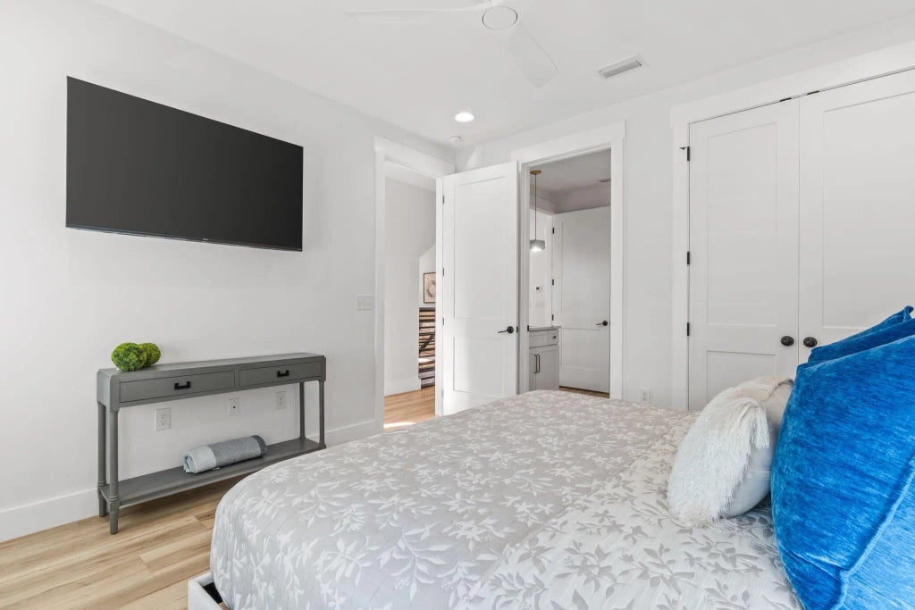 36 of 69 - 7028 Thomas Drive, Panama City Beach, FL