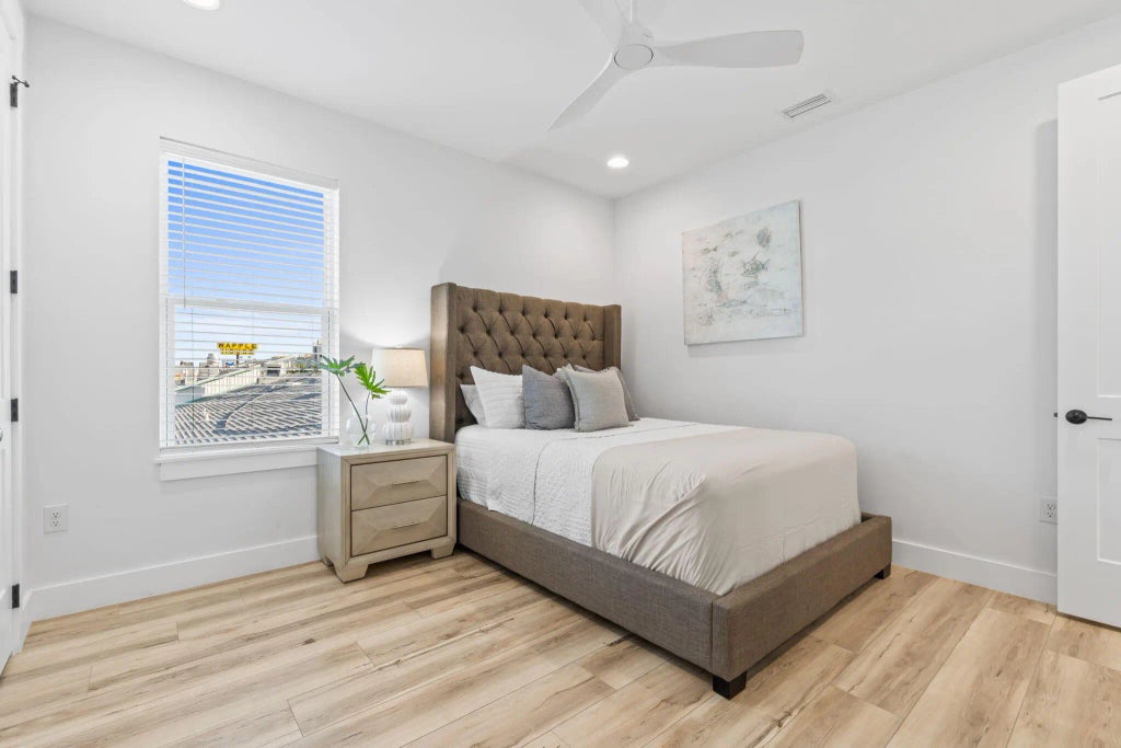 37 of 69 - 7028 Thomas Drive, Panama City Beach, FL