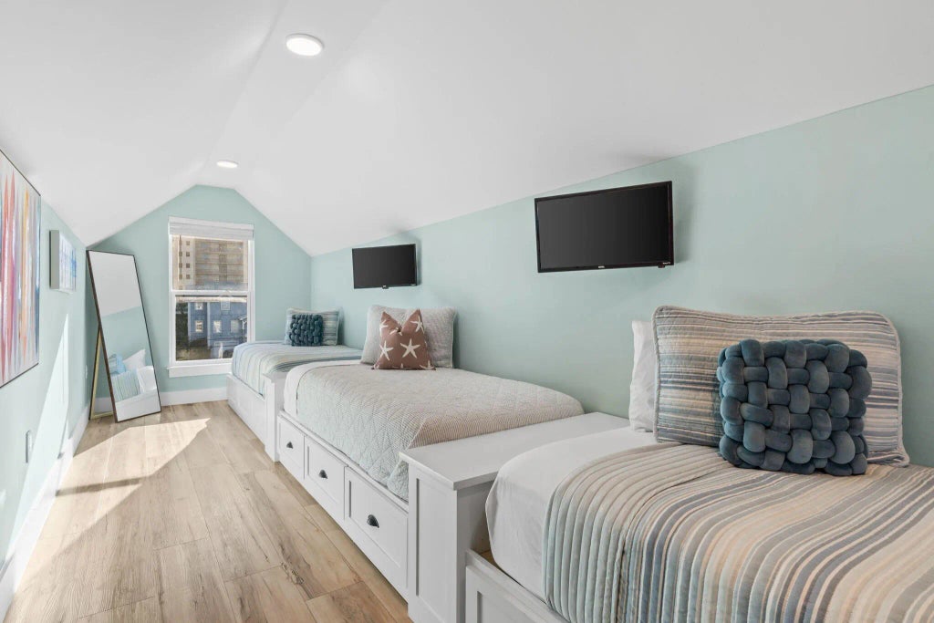 51 of 69 - 7028 Thomas Drive, Panama City Beach, FL