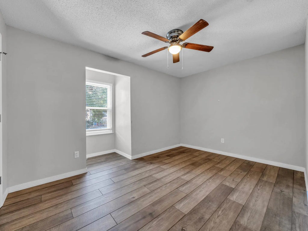 19 of 48 - 119-123 Hampton Drive, Crestview, FL