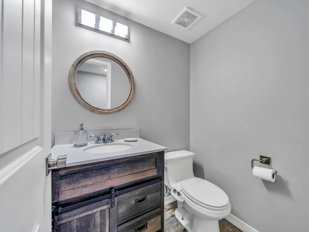 27 of 48 - 119-123 Hampton Drive, Crestview, FL