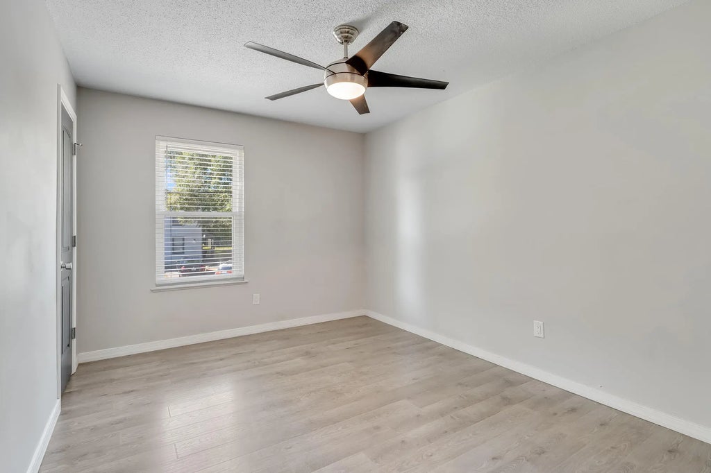 39 of 48 - 119-123 Hampton Drive, Crestview, FL