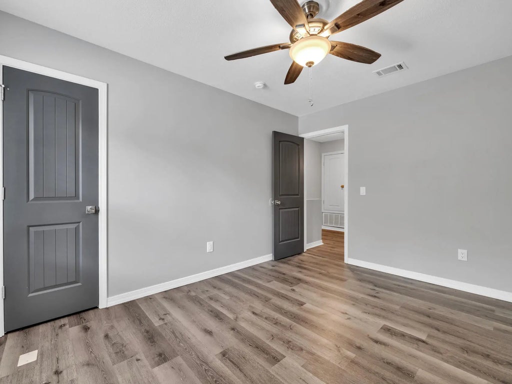 7 of 48 - 119-123 Hampton Drive, Crestview, FL