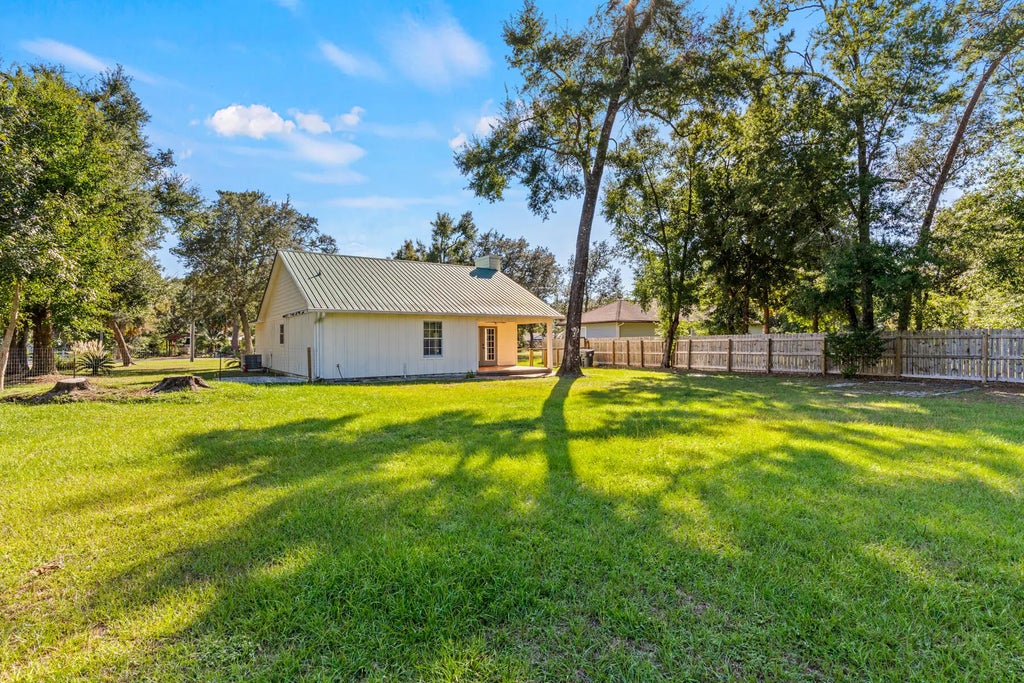 22 of 37 - 218 Sparkleberry Lane, Freeport, FL