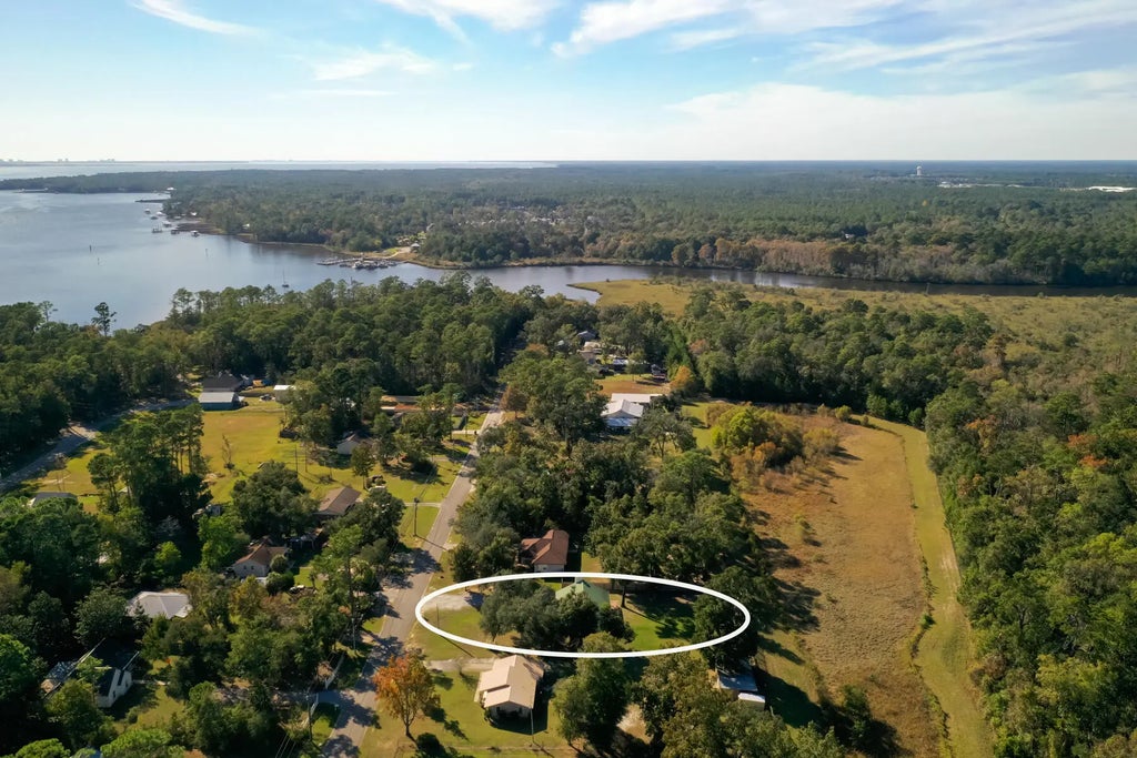 29 of 37 - 218 Sparkleberry Lane, Freeport, FL