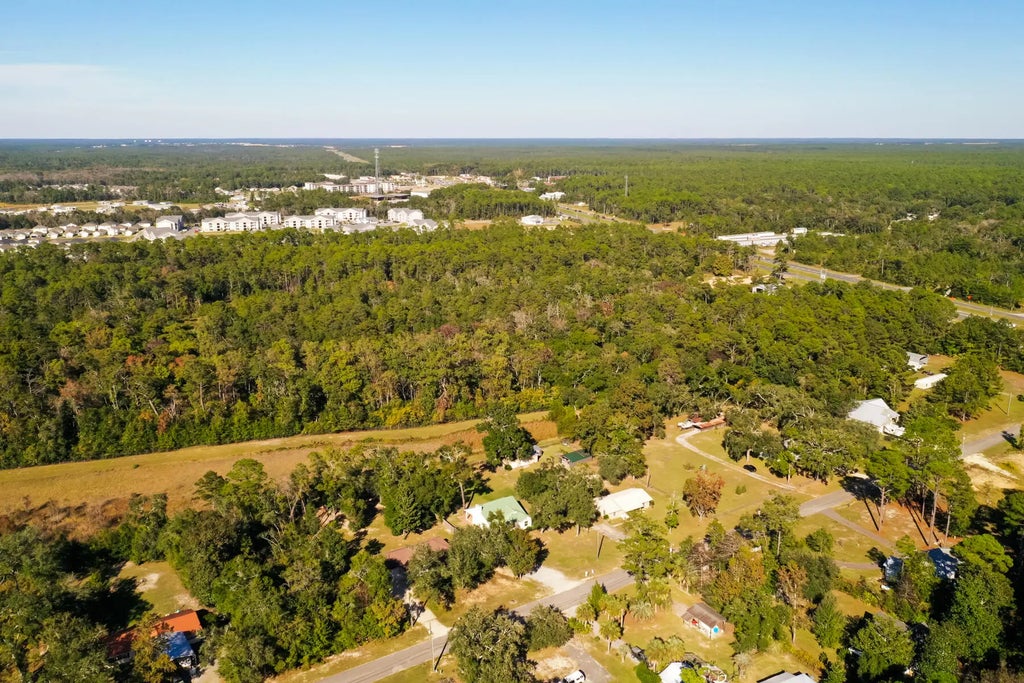 33 of 37 - 218 Sparkleberry Lane, Freeport, FL