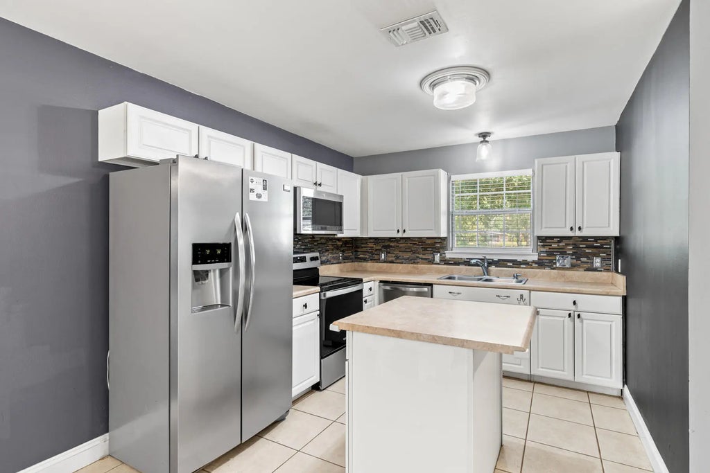 8 of 37 - 218 Sparkleberry Lane, Freeport, FL