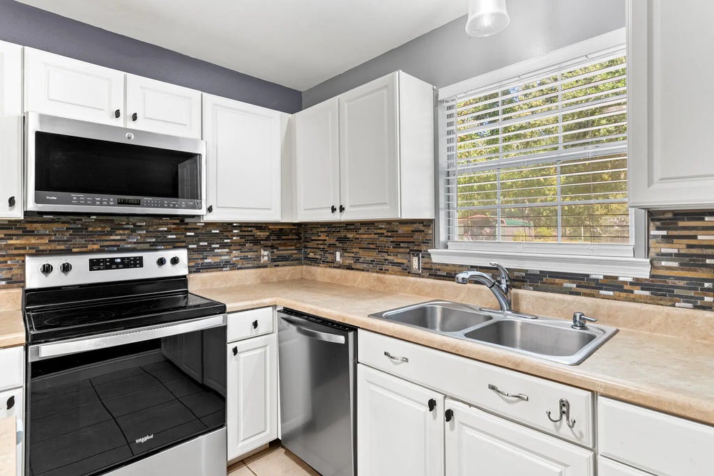 9 of 37 - 218 Sparkleberry Lane, Freeport, FL