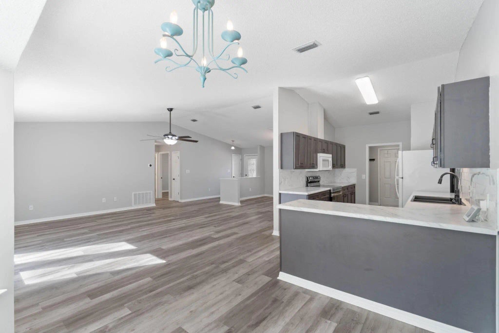 10 of 41 - 7401 Sandstone Street, Navarre, FL