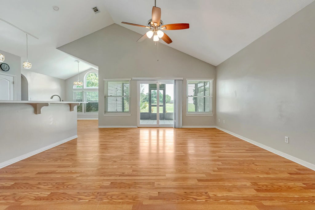 27 of 61 - 901 Shalimar Cove, Shalimar, FL