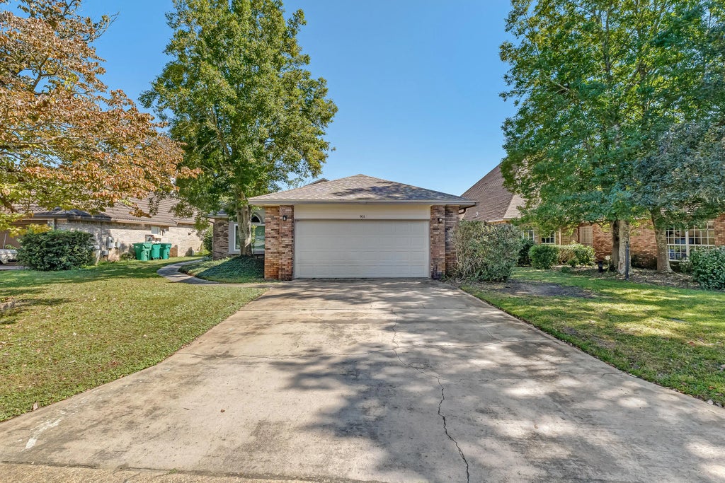 3 of 61 - 901 Shalimar Cove, Shalimar, FL