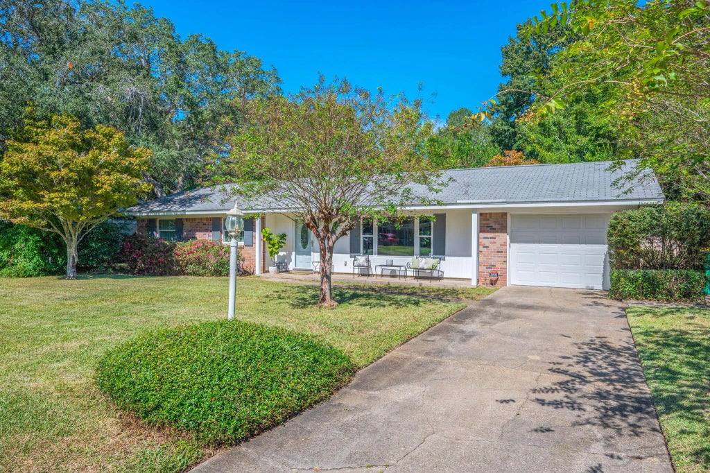 1 of 36 - 121 Priscilla Drive, Fort Walton Beach, FL