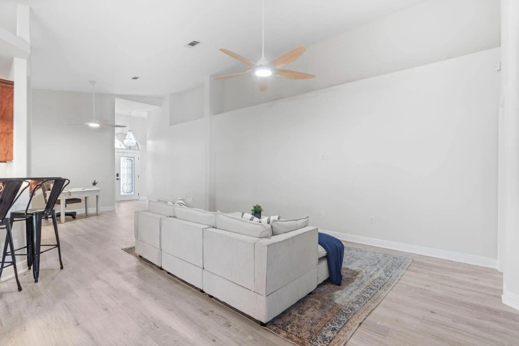 10 of 41 - 2071 Fountainview Drive, Navarre, FL