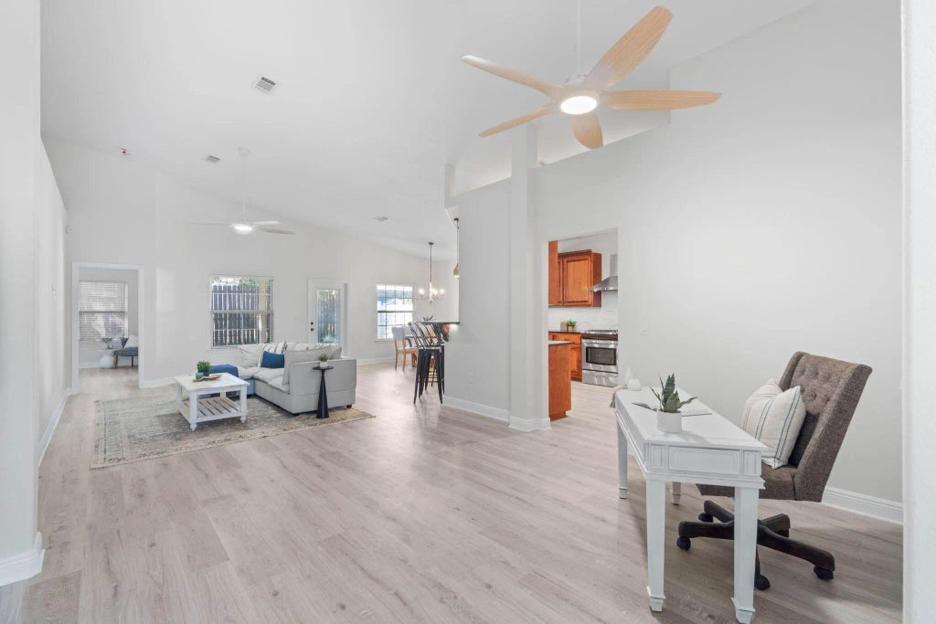 9 of 41 - 2071 Fountainview Drive, Navarre, FL