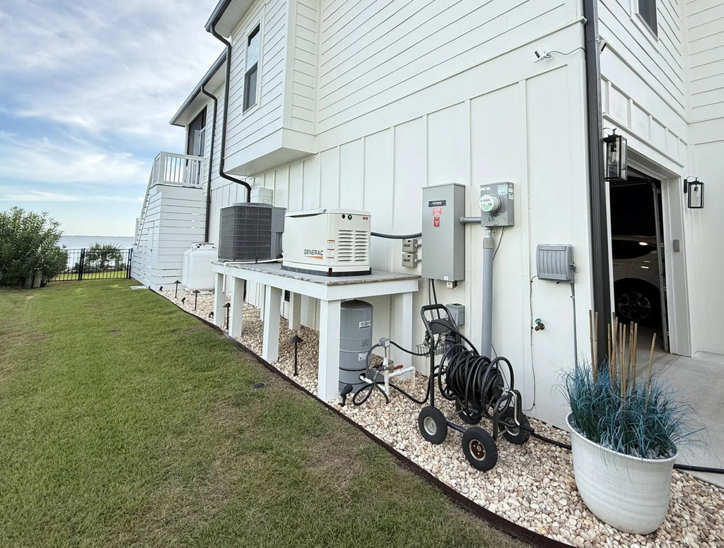 33 of 40 - 68 Dolphin Place, Freeport, FL