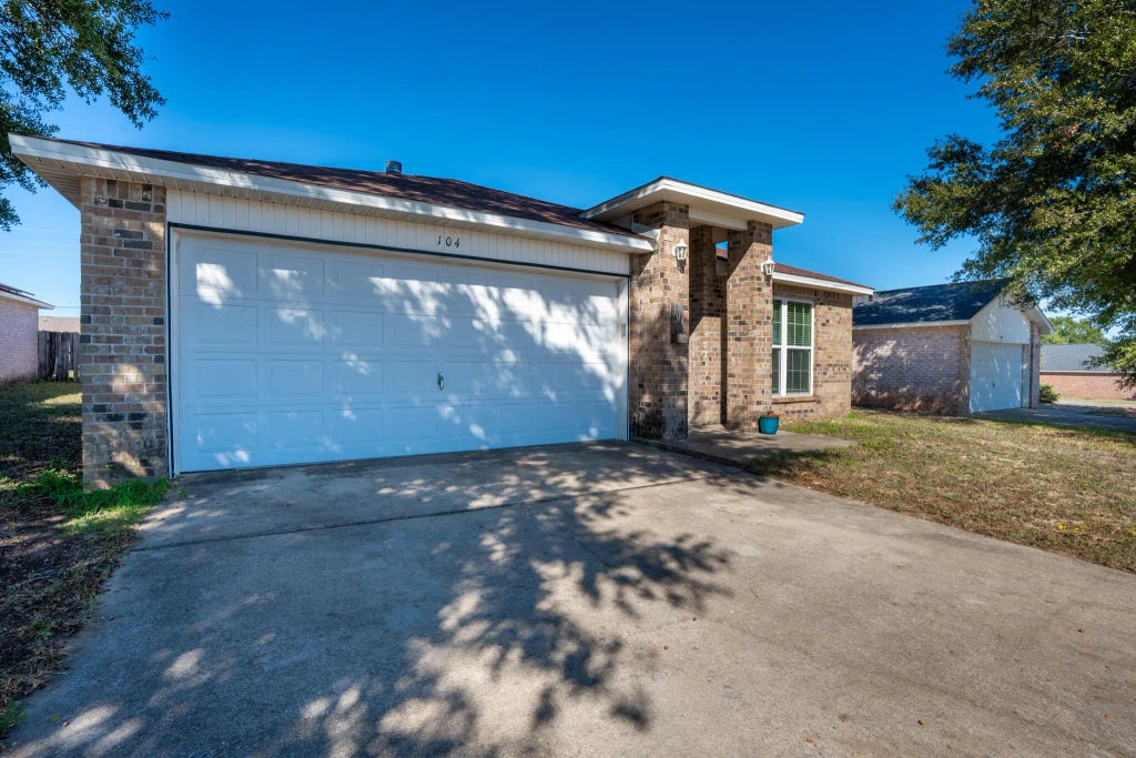 2 of 41 - 104 Sandstone Trail, Crestview, FL