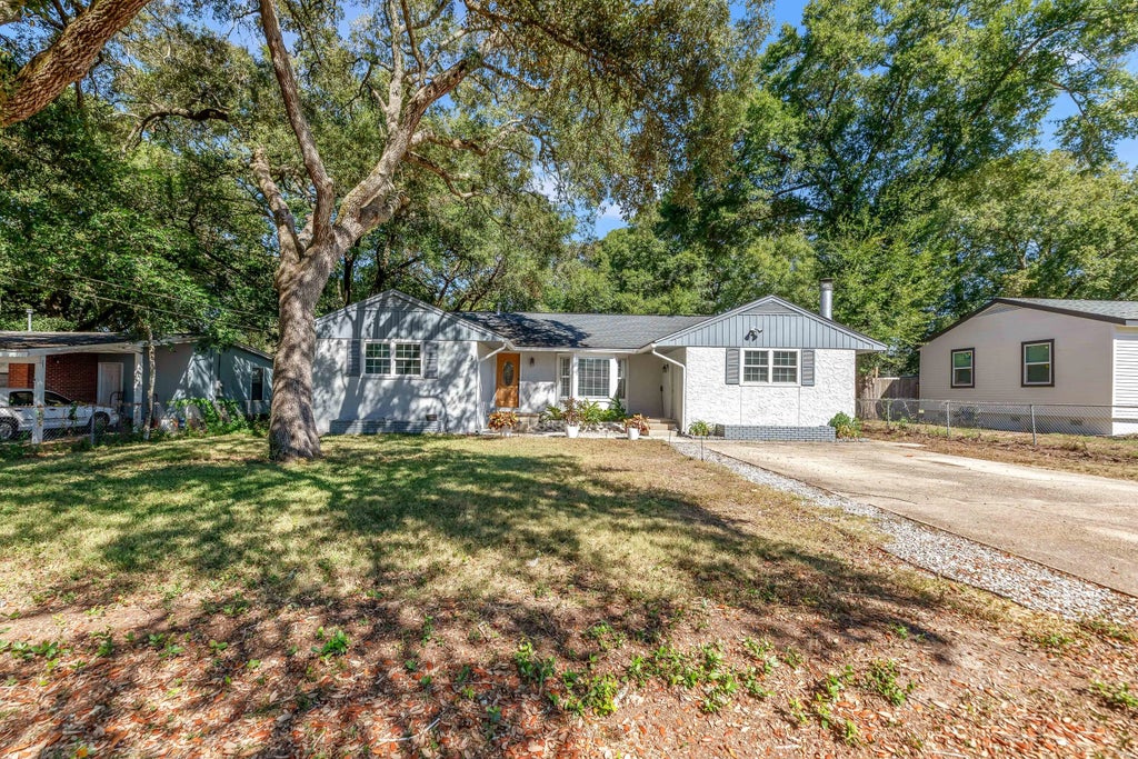2 of 42 - 348 Chicago Avenue, Valparaiso, FL