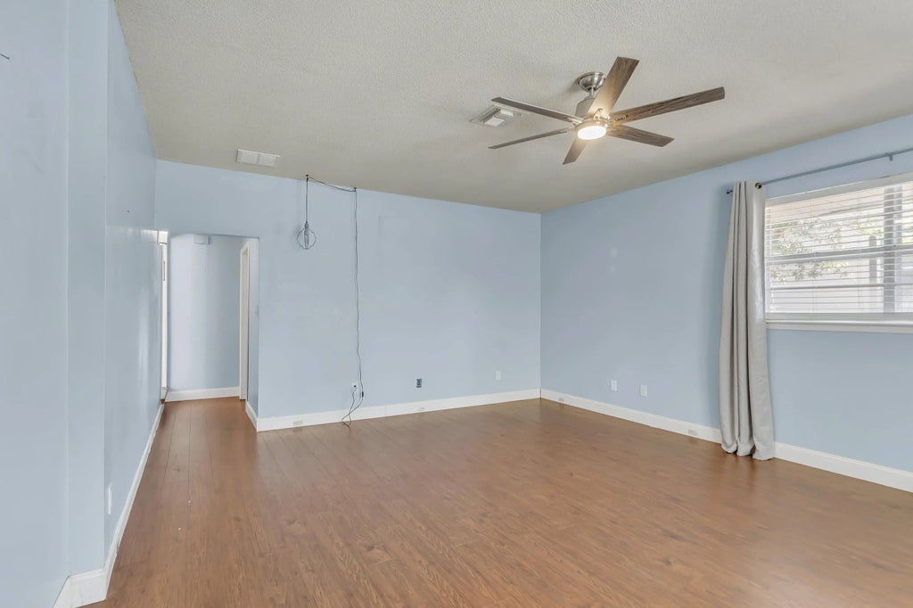 21 of 42 - 348 Chicago Avenue, Valparaiso, FL