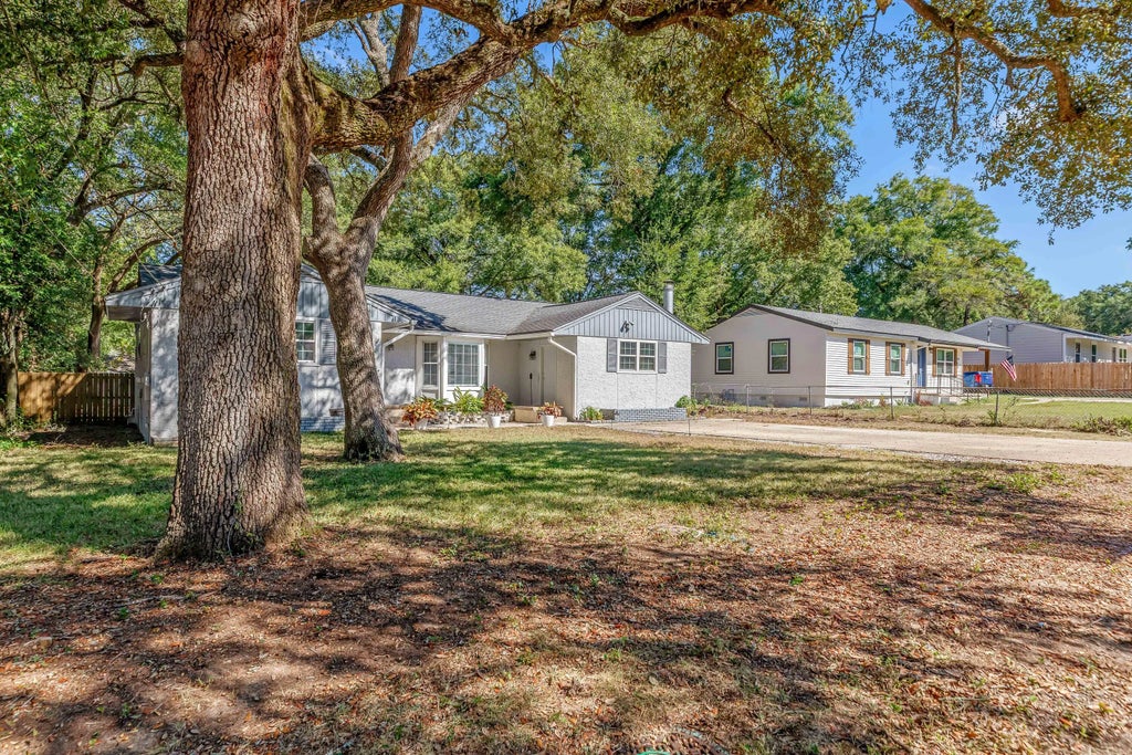 3 of 42 - 348 Chicago Avenue, Valparaiso, FL