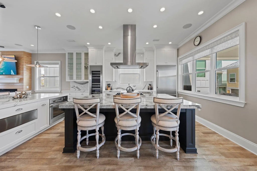 8 of 32 - 7339 Grand Navarre Boulevard, Navarre, FL