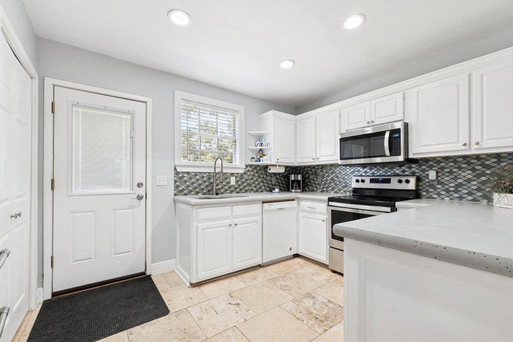 8 of 27 - 243 Allen Avenue, Panama City, FL