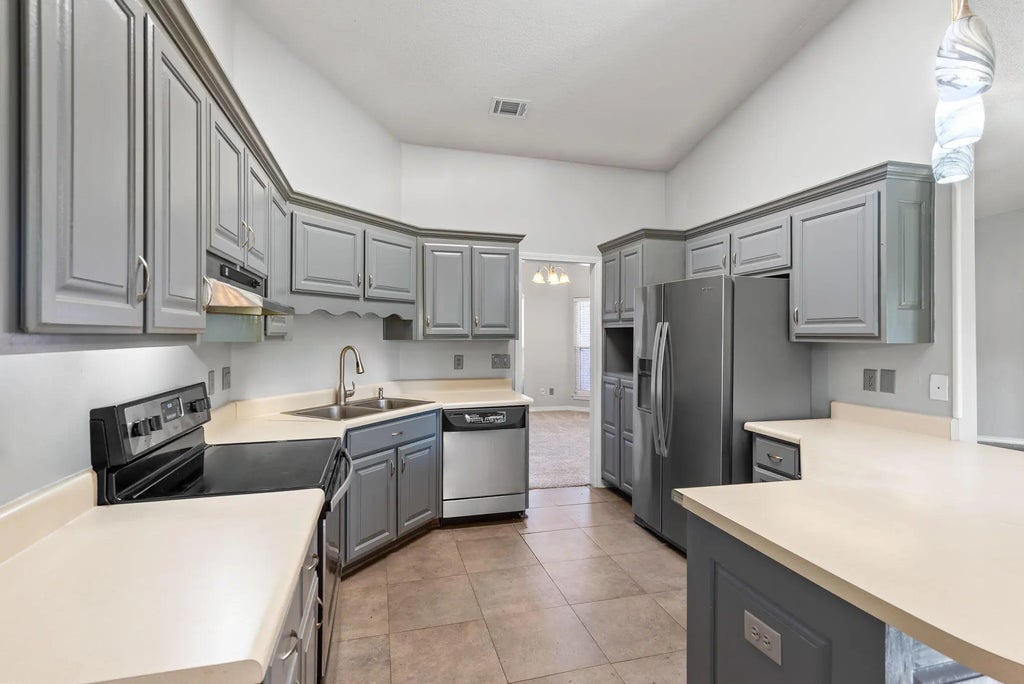 10 of 50 - 2621 Barefoot Creek Circle, Navarre, FL