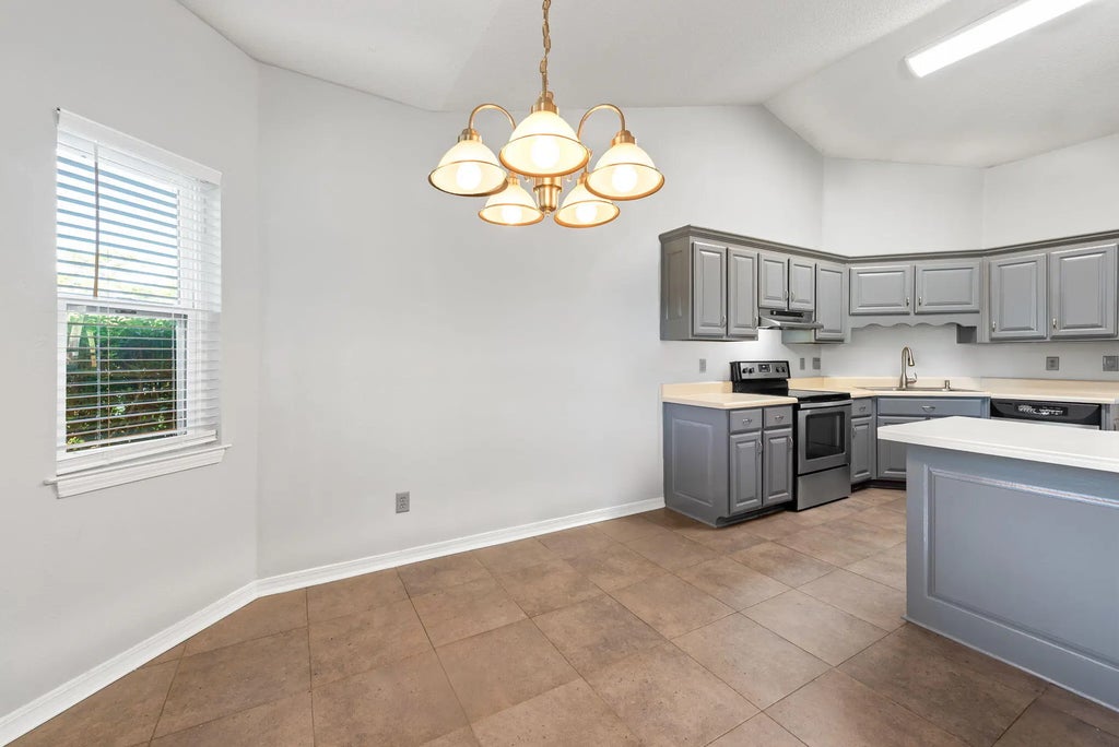 13 of 50 - 2621 Barefoot Creek Circle, Navarre, FL