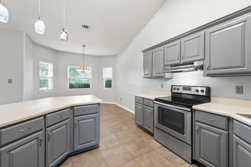 7 of 50 - 2621 Barefoot Creek Circle, Navarre, FL