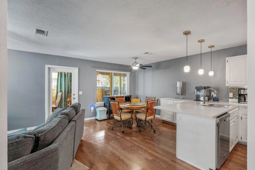 20 of 45 - 1739 Ivalea Circle, Navarre, FL