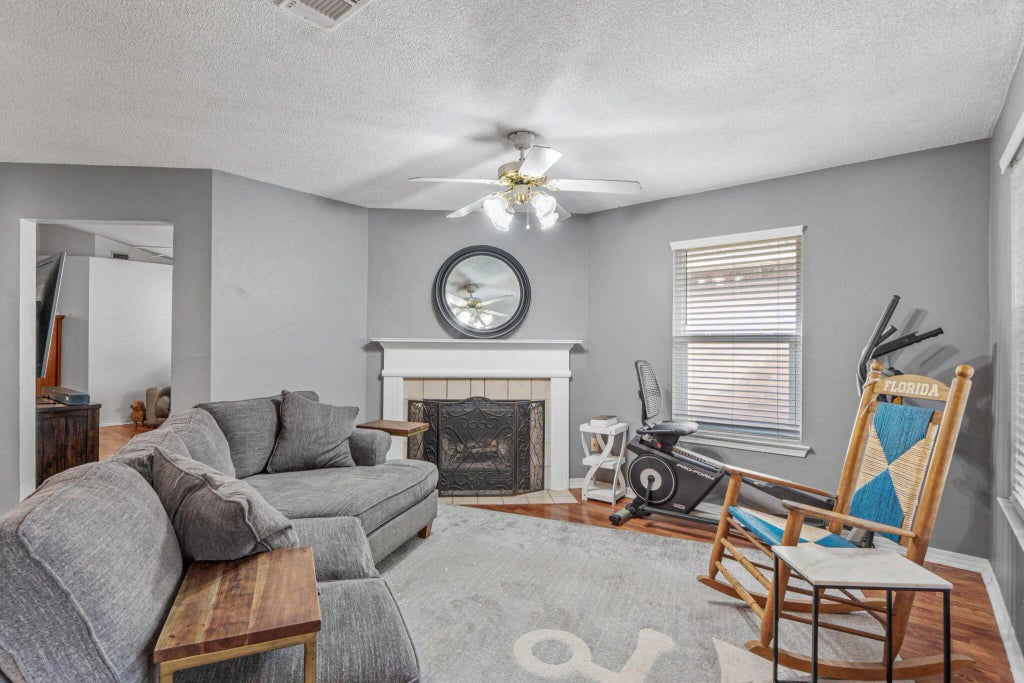 22 of 45 - 1739 Ivalea Circle, Navarre, FL