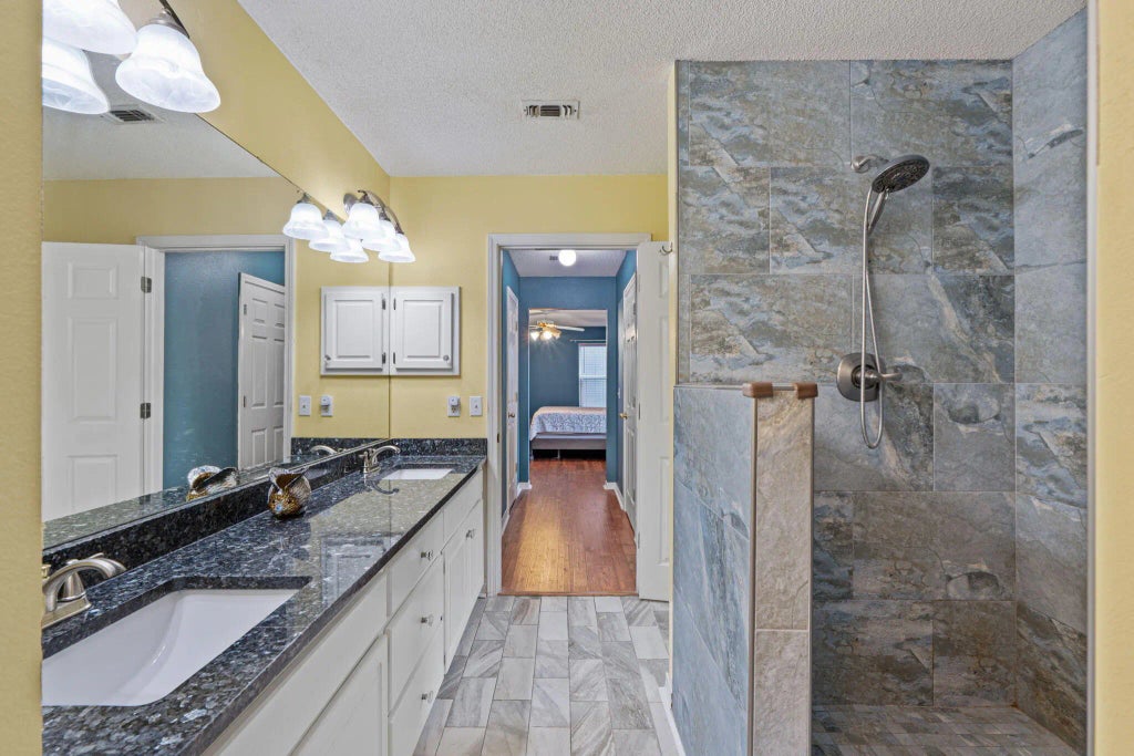 33 of 45 - 1739 Ivalea Circle, Navarre, FL